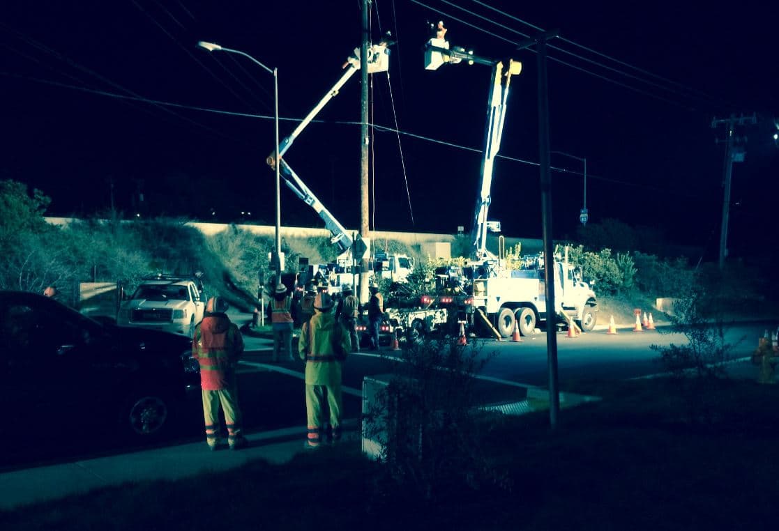Miles de viviendas en la Bahía amanecen sin energía a causa de las tormentas