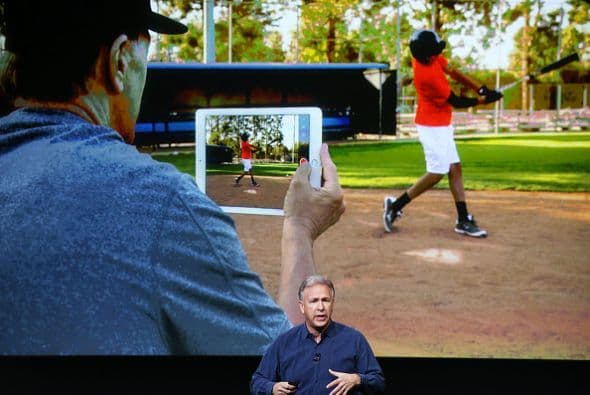 La iPad Air 2 es un 18 por ciento más delgada que el modelo anterior, y dos tabletas apiladas son más delgadas que la iPad original