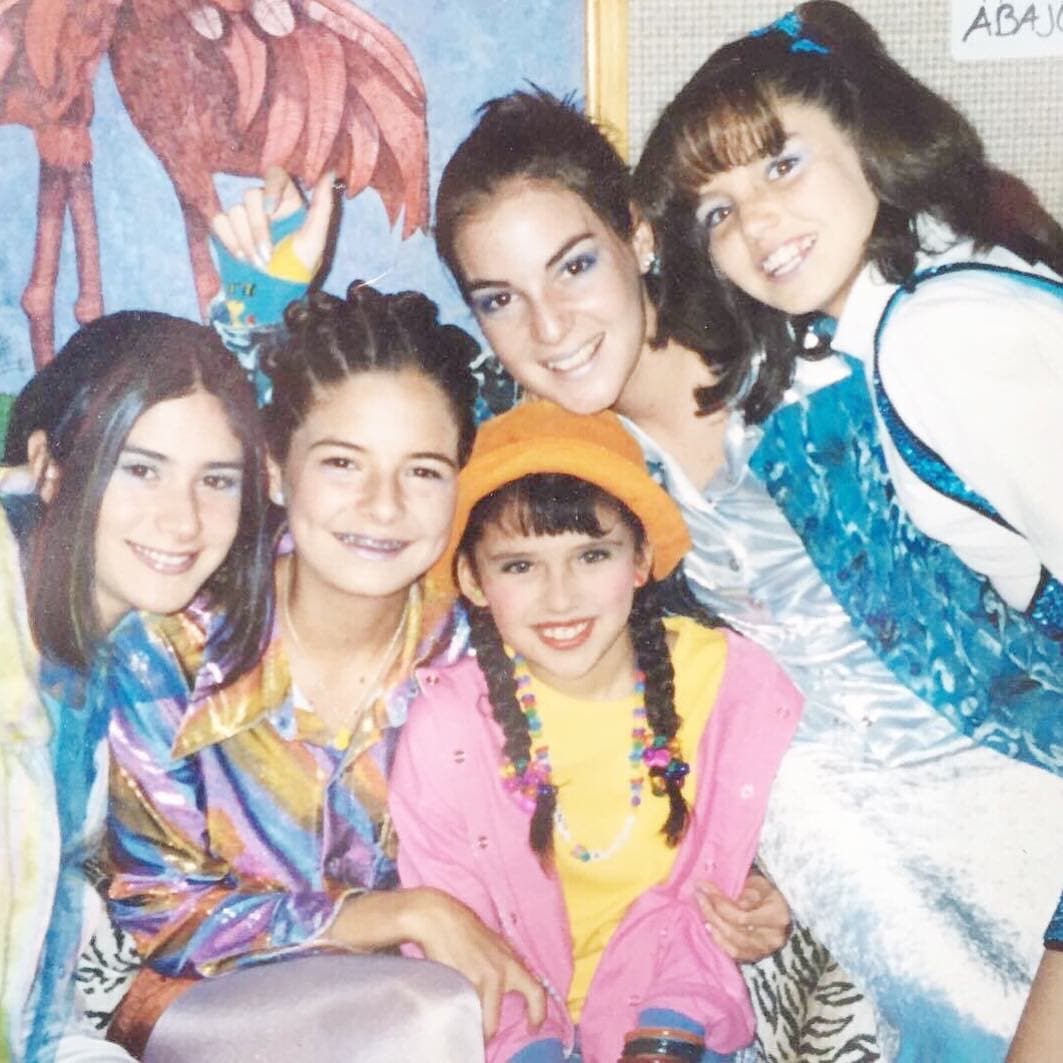 "'Piquito de pollo' es una canción que yo amo, estoy bastante orgullosa de haber sido la persona que cantaba esa canción cuando era pequeña. Gracias a esta canción, yo me di a conocer", compartió Ivonne en su video.