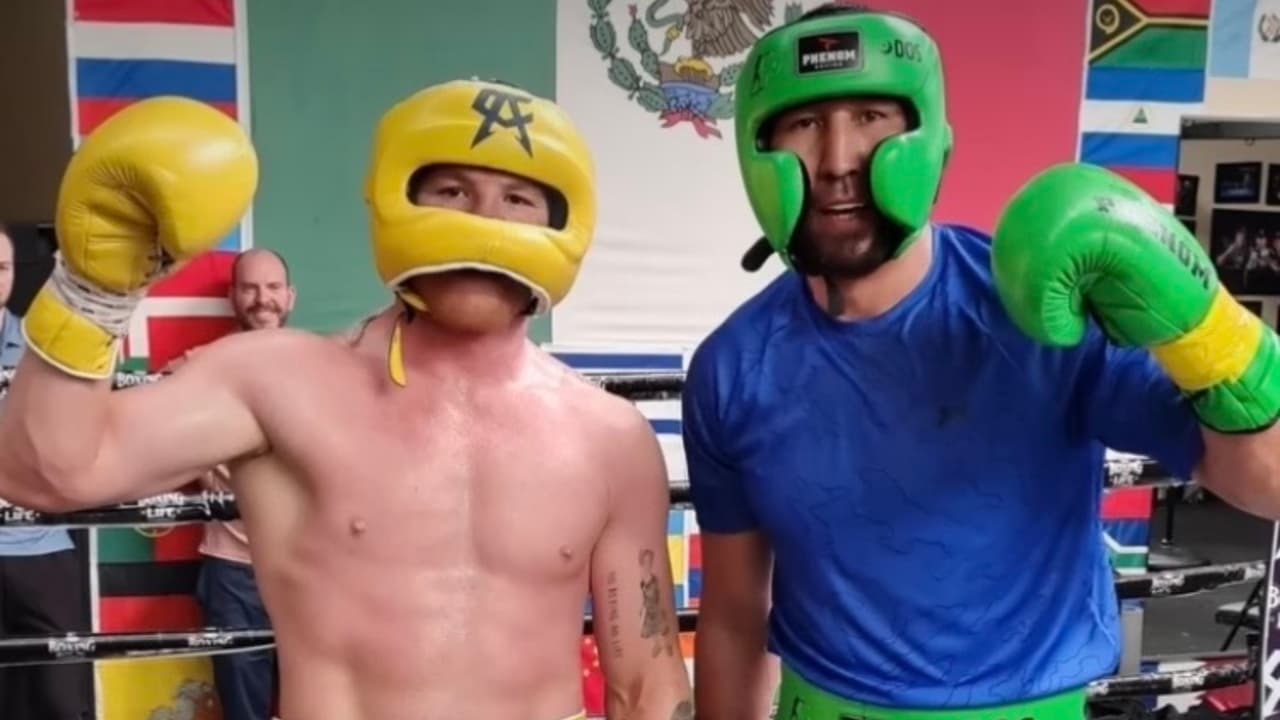 Canelo ora por uno de sus sparrings: Está en coma tras ser noqueado