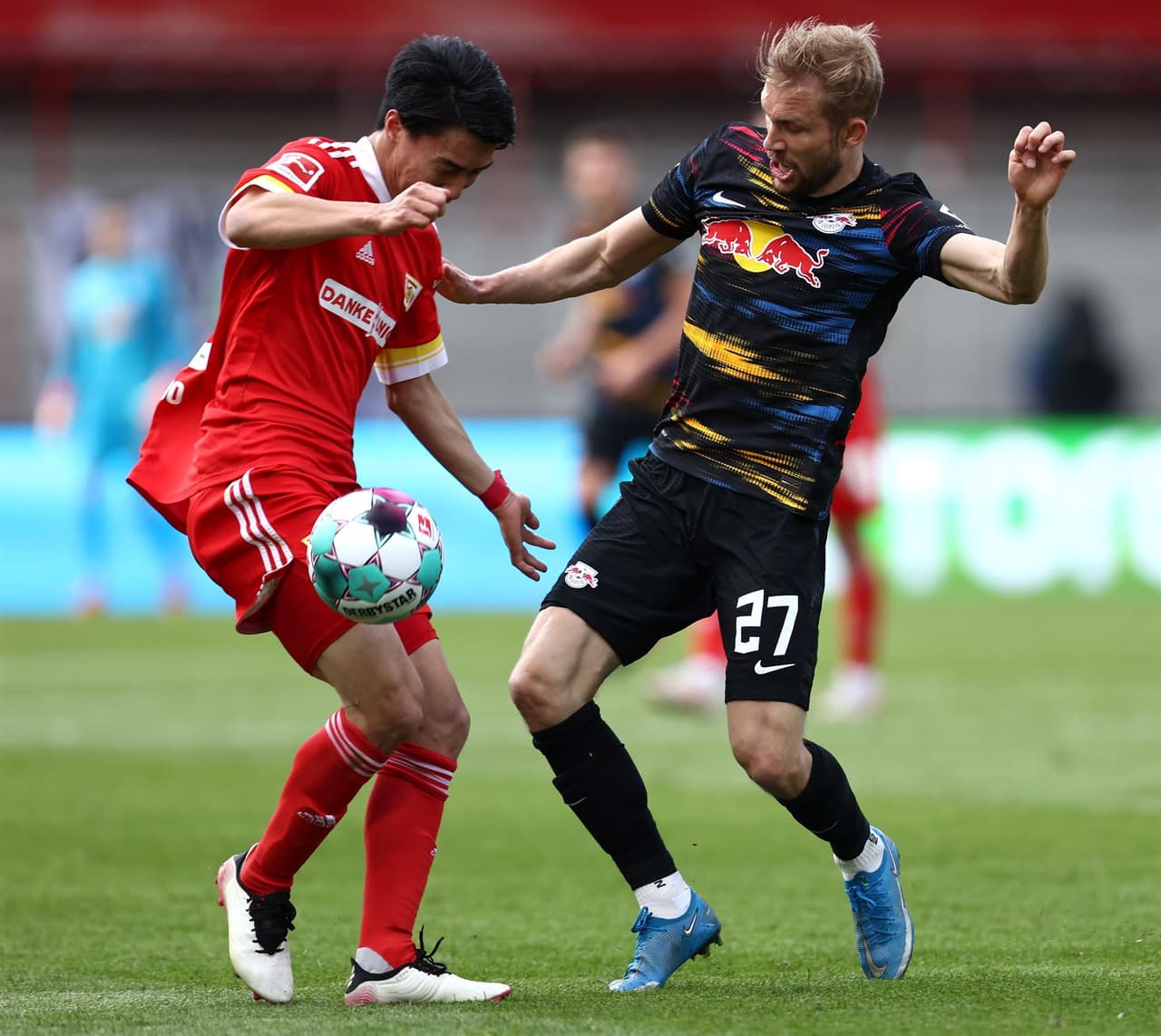 Koln 1-0 Schalke, Unione Berlín 2-1 RB Leipzig, Hoffenheim 2-1 Hertha Berlín, Bayern Múnich 5-2 Augsburg, Borussia Dortmund 3-1 Bayer Leverkusen, Eintracht Frankfurt 3-1 Freiburg, Stuttgart 0-2 Arminia Bielefeld, Wolfsburg 2-3 Mainz y Werder Bremen 2-4 Borussia Moenchengladbach.