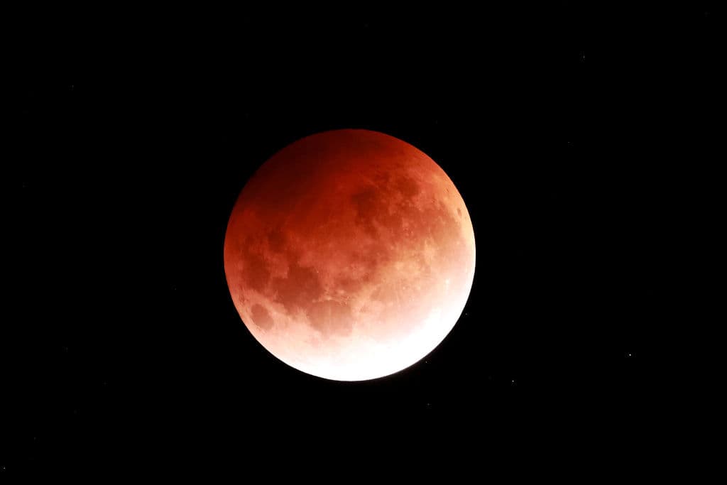 El eclipse total de luna se vio el 26 de mayo de 2021 en Auckland, Nueva Zelanda. Es el primer eclipse lunar total en más de dos años, que coincide con una superluna.