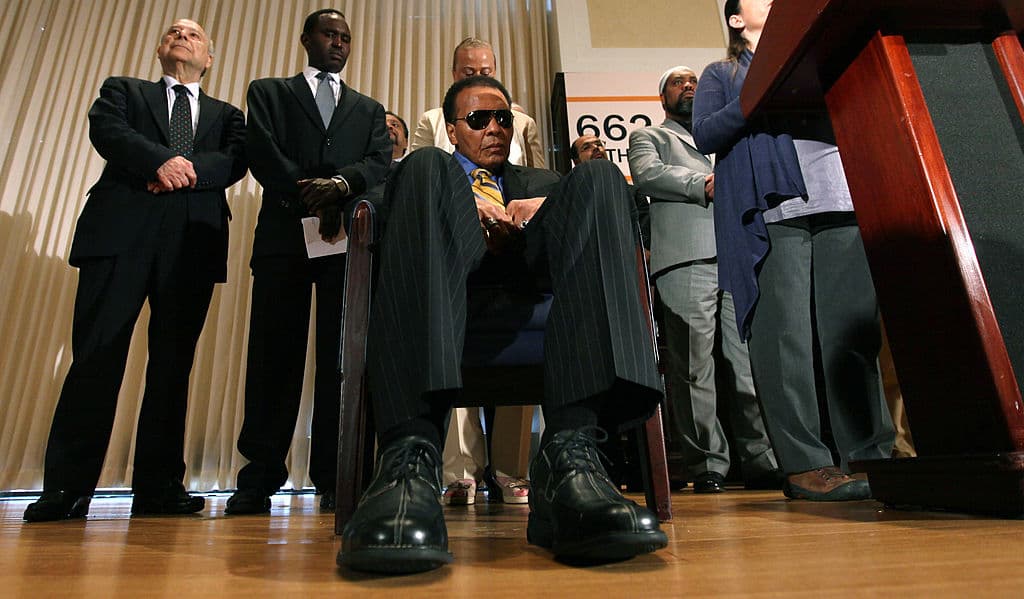 A pesar de sufrir del mal de Parkinson, Ali acudió el 31 de julio de 2009 a una conferencia del National Press Club en Washington para pedir la liberación de dos estadounidenses que estaban en manos del Gobierno iraní.