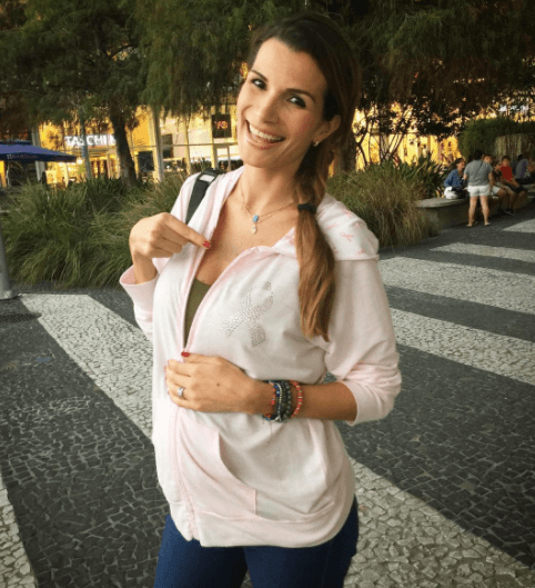 La sonrisa de esta mamita lo dice todo, ella está muy ilusionada con su segundo bebé.