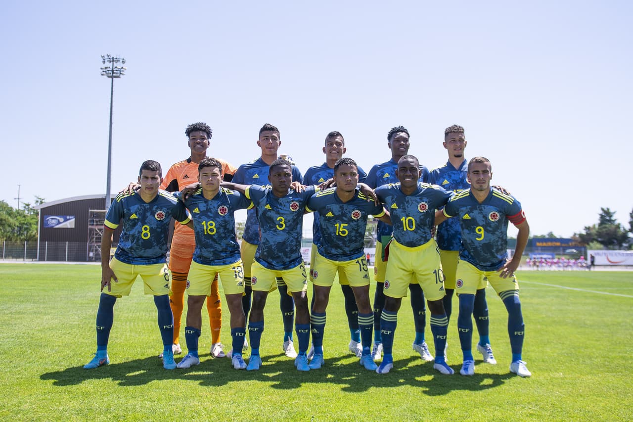 México venció a Colombia con goles de Santiago Muñoz y Efraín Álvarez para quedarse con el tercer lugar del torneo Maurice Revello.
