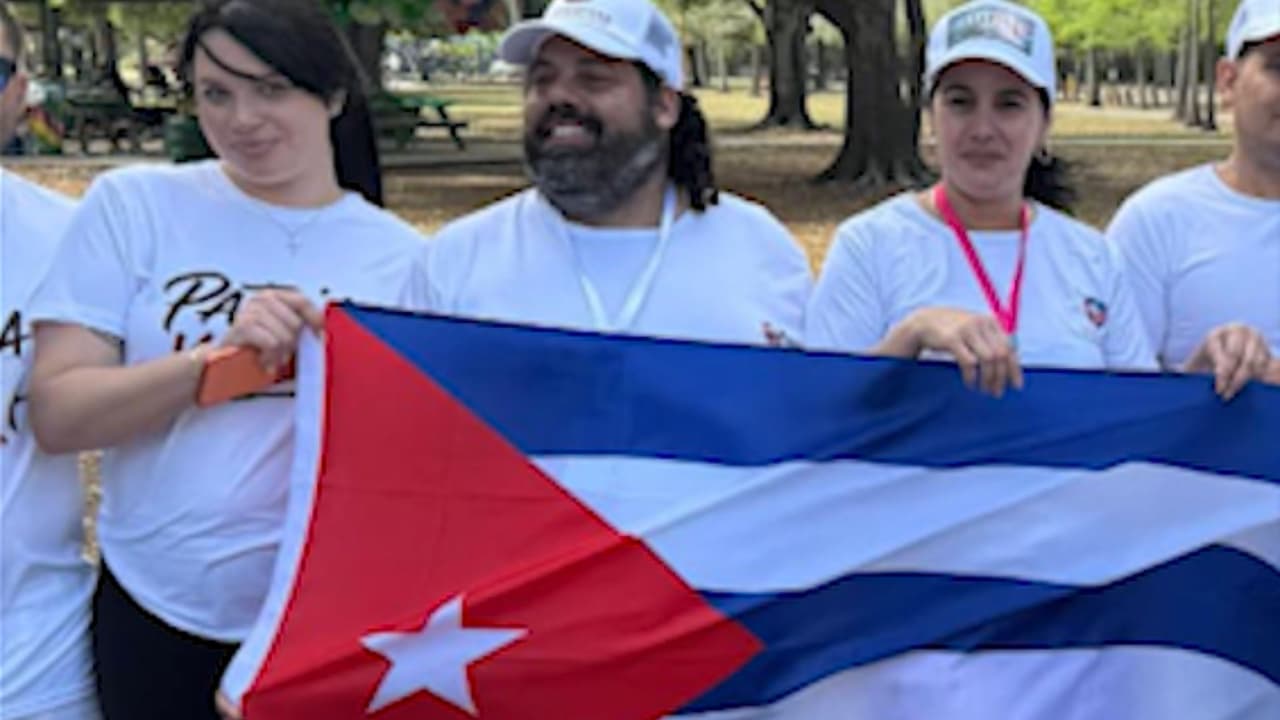 Clínica migratoria gratuita ayudará a cubanos sobre ajuste de estatus