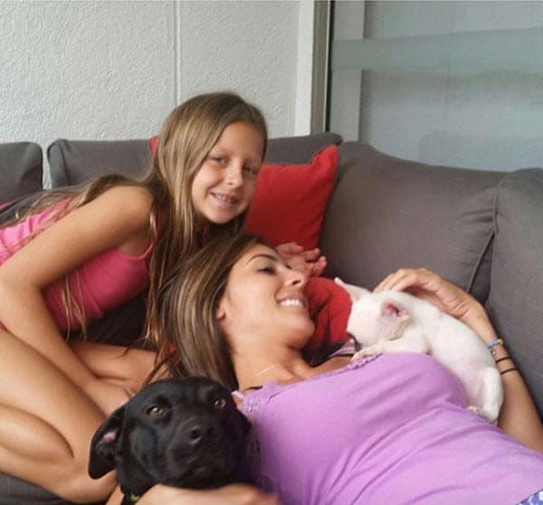 "Cuando quedé embarazada yo no había hecho cuentas ni cálculos de en qué fecha iba a nacer Violetta, y ya cuando estuve en las citas médicas me empezaron a dar las fechas tentativas del parto, igual todavía no es un hecho, muchas cosas pueden pasar de aquí allá, hay que esperar, pero si Dios quiere podría ser ese día".