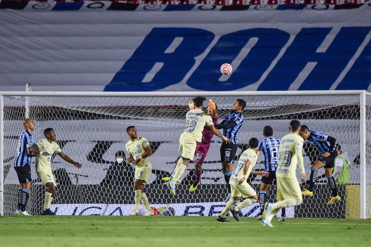 Gracias al solitario gol de Emilio Lara, el América llegó a cinco triunfos consecutivos en el Apertura 2022 y ya es tercer lugar general, mientras que Gallos Blancos no termina por recuperarse en una campaña para el olvido.