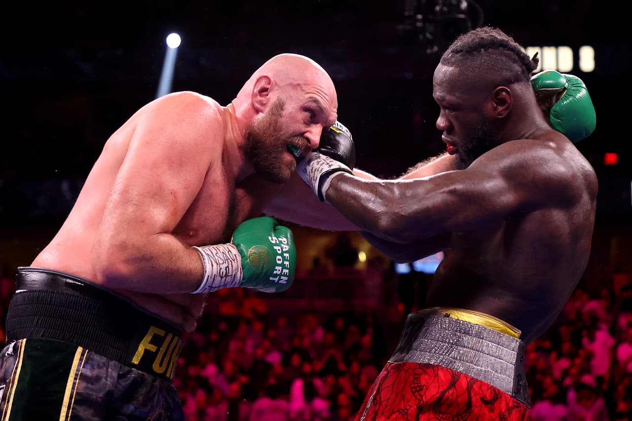 Tyson Fury derrotó por la vía de nocaut a Deontay Wilder en un plaito que no tuvo tregua, ambos boxeadores visitaron la lona.