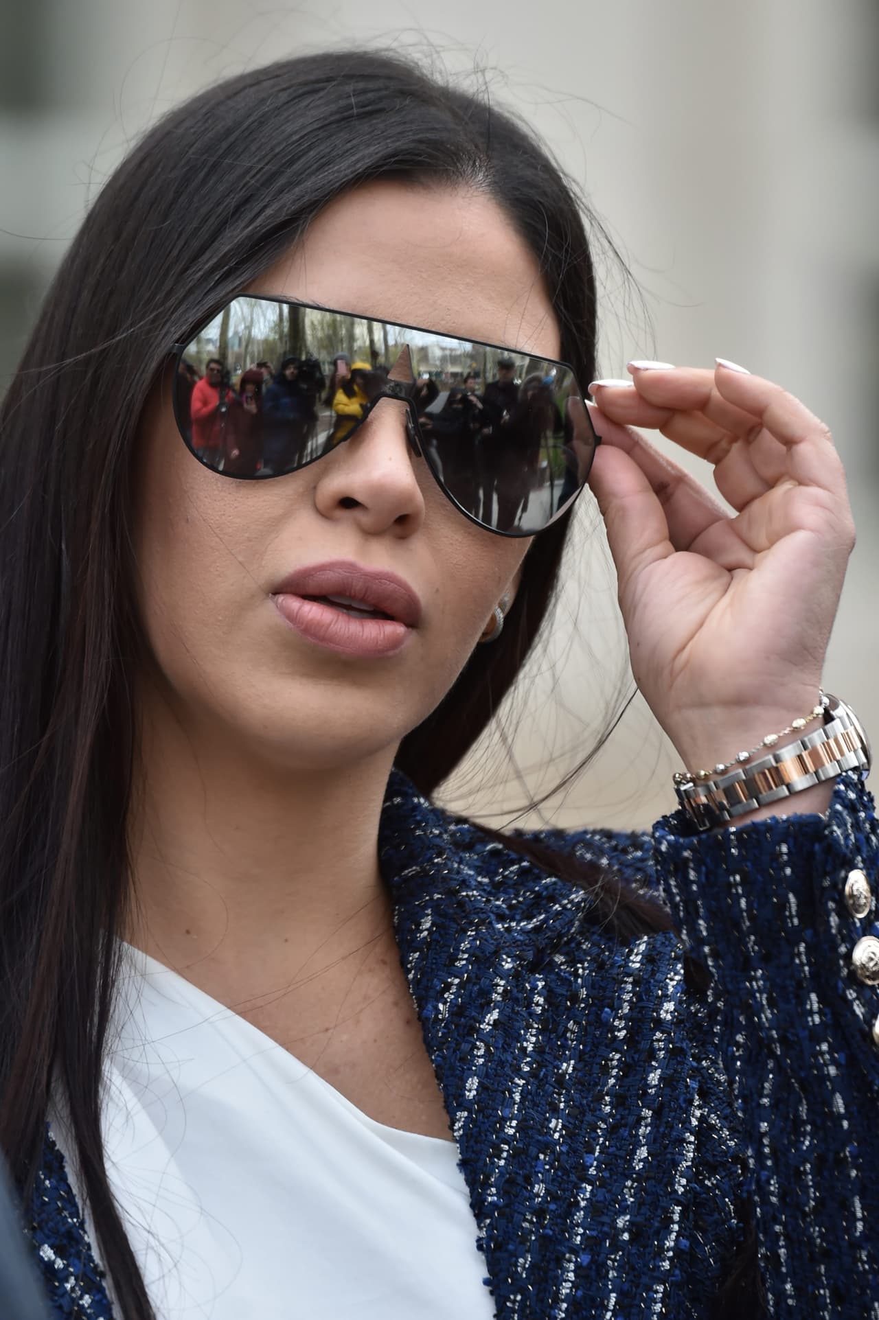 Coronel, quien nació en Los Ángeles, California, en 1989, fue nombrada reina de la Gran Feria del Café y la Guayaba en Durango, México, cuando tenía 17 años, época en la que comenzó a relacionarse con el narcotraficante.