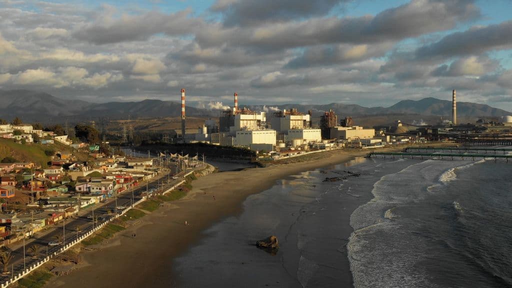 Tras Perú, 
<b>Chile</b> es el siguiente país americano con peor calidad del aire. Está en el puesto 40 y ya en un nivel mejor, en el "naranja", que es el central de esta clasificación de 7 estratos.