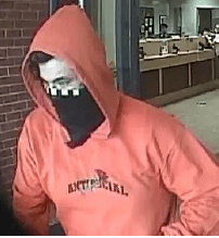 La Oficina del Alguacil del condado de Johnston está buscando ayuda para identificar a un hombre buscado por el robo de un banco.