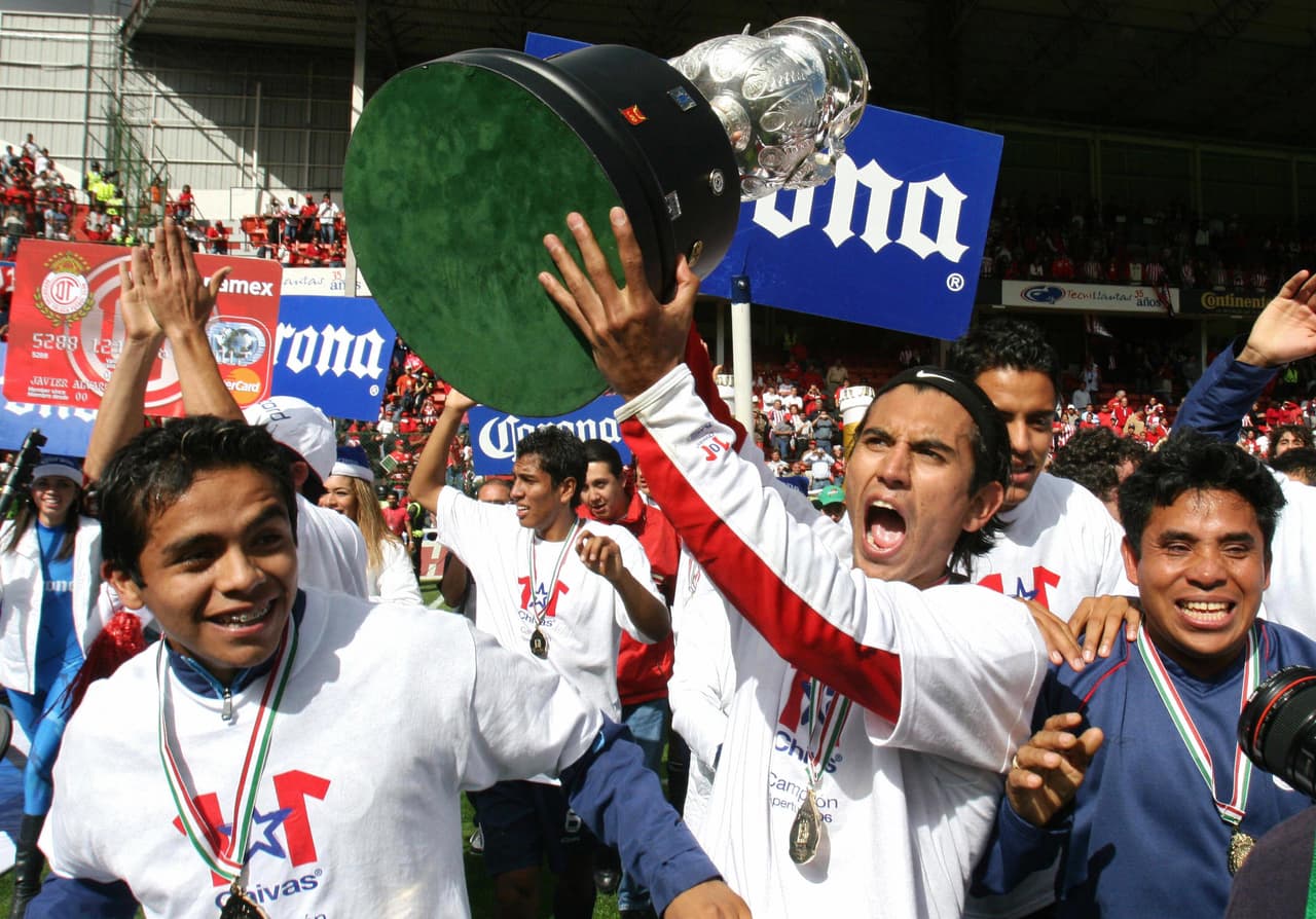 Chivas de Guadalajara ha visto pasar 21 torneos entre frustraciones y procesos fallidos en la búsqueda por volver a ser camepones. El título en el Apertura del 2006 fue la última celebración del 'Rebaño Sagrado' en la Liga MX.