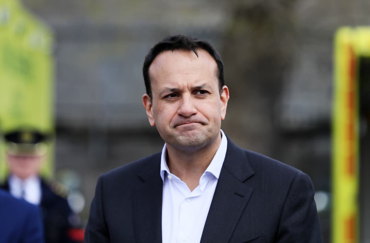 <b>Puesto 22: Leo Varadkar, primer ministro de Irlanda.</b> El líder canceló las festividades del día de San Patricio, y cerró escuelas, bares y otros establecimientos sin dudarlo cuando empezó la pandemia. Además, como médico, acudió a la primera línea y ahora trabaja medio día por semana evaluando a los pacientes para detectar el coronavirus.