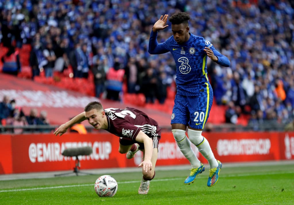 El solitario gol de Youri Tielemasns y la enorme figura de Kasper Smeichel en al portería, le dan el primer título de FA Cup en su historia al Leicester City.