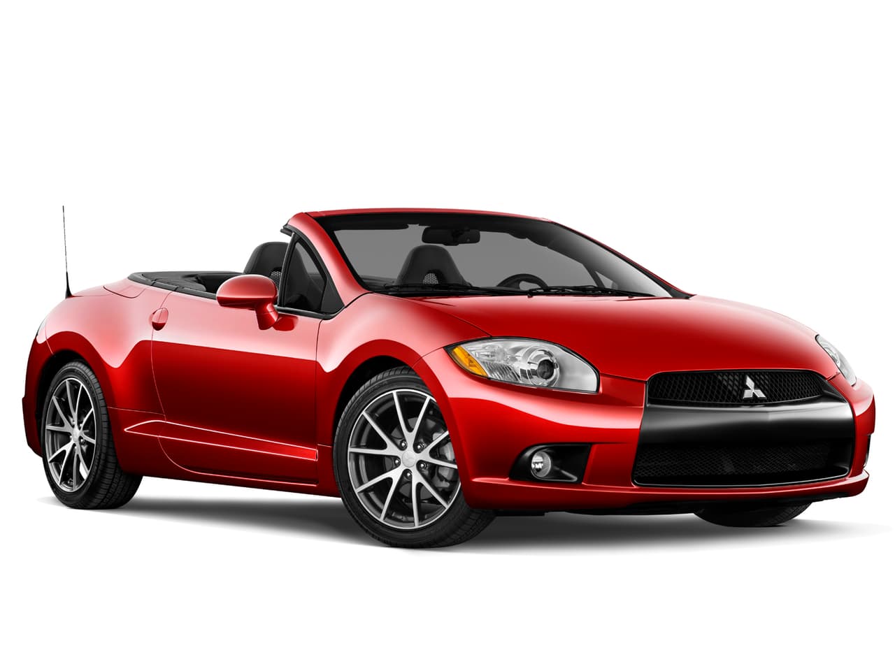 Como siempre, el
<b>Mitsubishi Eclipse Spyder</b> llegaba un año más tarde esta vez solamente equipado con el motor V6 de 3.8 litros.
