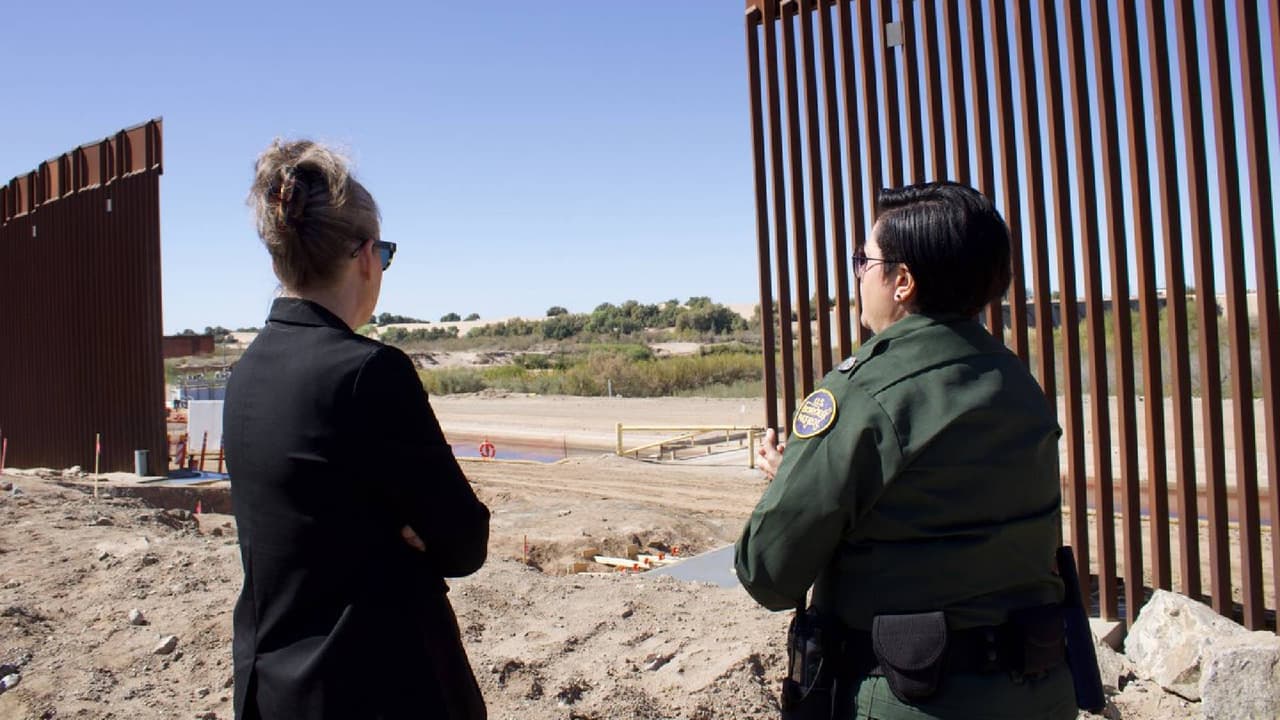 Katie Hobbs firma orden ejecutiva para movilizar a la Guardia Nacional en la frontera sur