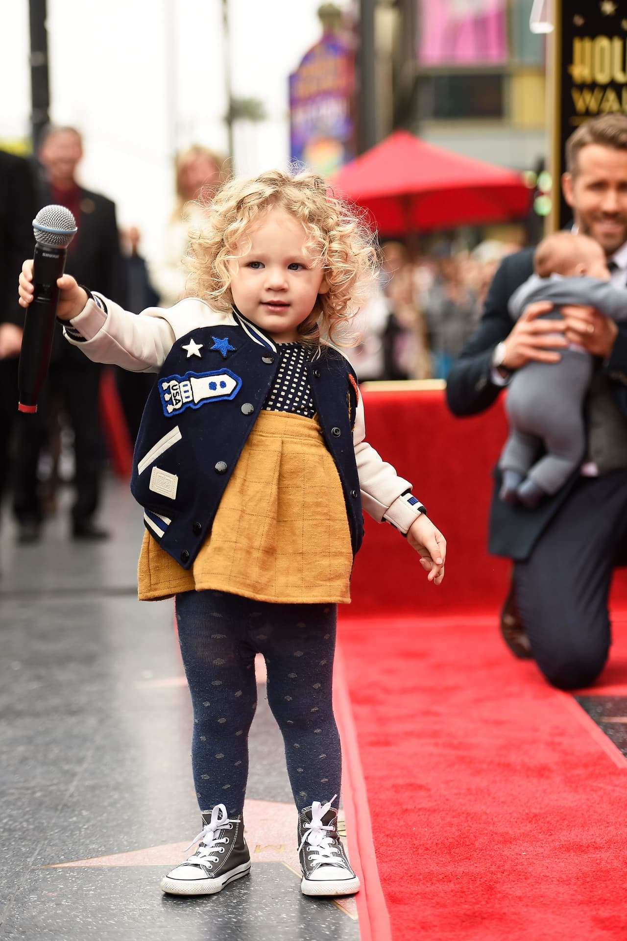 ¡Y salió corriendo con él!