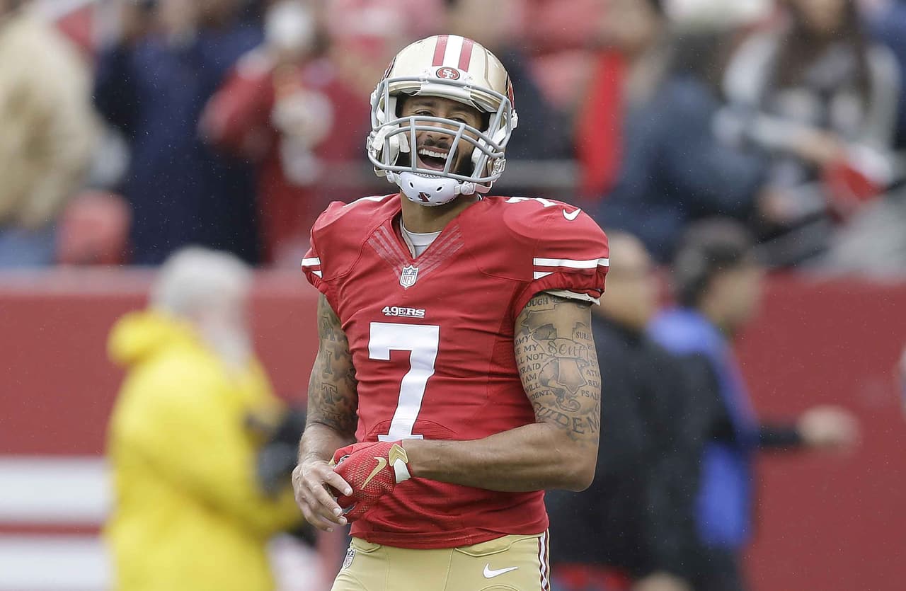 Los San Francisco 49ers sigue pensando que Colin Kaepernick puede ser su QB franquicia