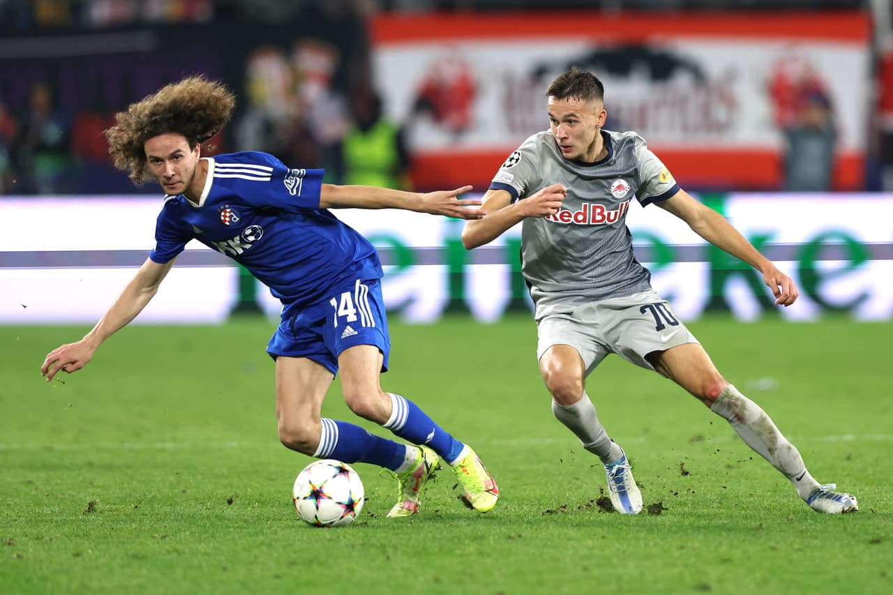 Leipzig goleó 3-1 como local al equipo de Celtic de Escocia con goles de Nkunku y André Silva, mientras que Salzburg consiguió su primer triunfo ante Dinamo Zagreb por 1-0 con gol de Okafor en Champions League.