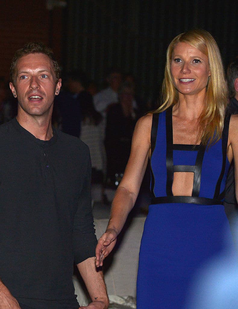 Finalmente, tenemos a Gwyneth Paltrow y 
<a href="https://www.univision.com/famosos/dakota-johnson-y-chris-martin-pasan-tremendo-susto-su-chofer-atropello-a-una-mujer-en-nyc-fotos">Dakota Johnson</a>, pues no sólo tienen en común al vocalista de Coldplay, Chris Martin, igual mantienen una amistad entre ellas.