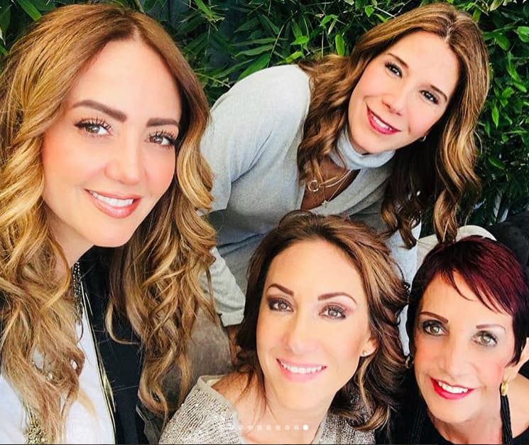 Andrea Legarreta presumió sus mejores momentos de la reunión familiar.