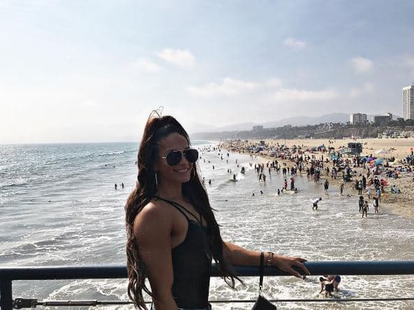 La musculosa modelo facilmente podría confundir a los seguidores de la cantante.