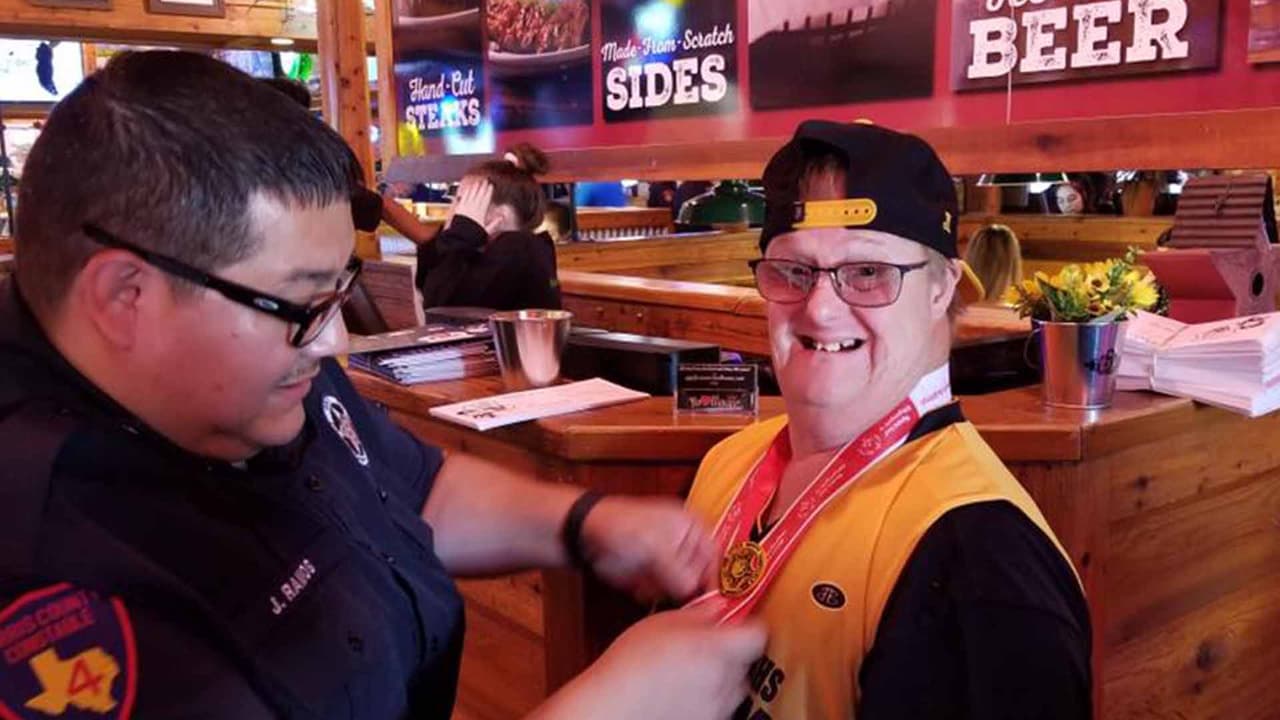 Fueron decenas de oficiales los que estuvieron presentes.