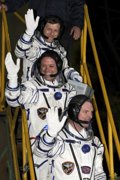 Para los astronautas rusos Samokutiaev y Borisenko es su primer vuelo espacial.