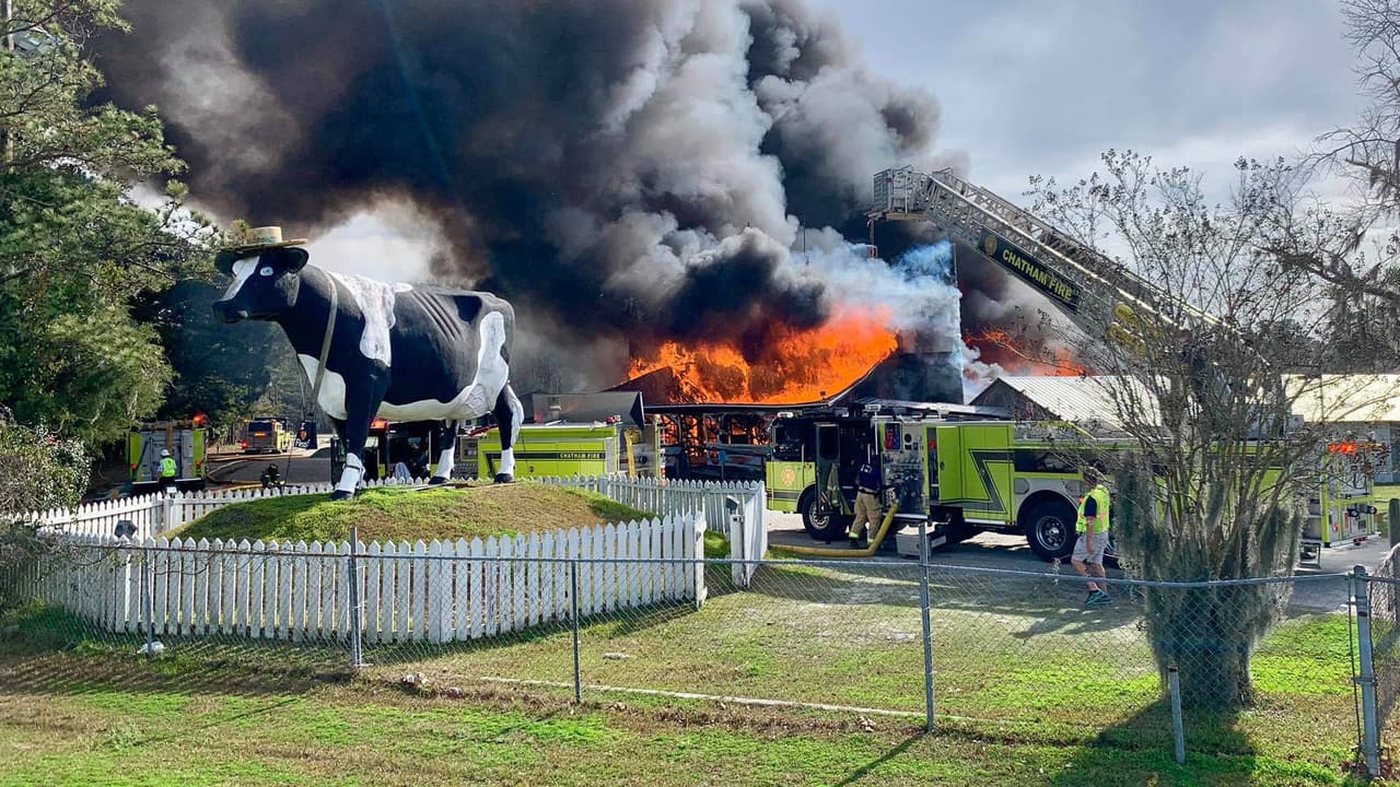 A pesar de incendio, mercado de pulgas de la costa de Georgia abrirá el fin de semana