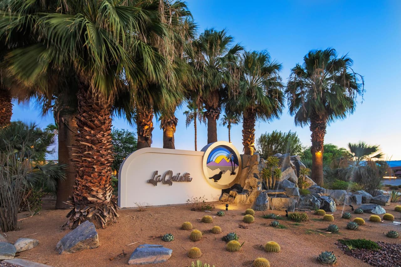 <b>La Quinta,</b> en el condado de Riverside, se ubica en el puesto 49.
<br>
<br>
<b>Población:</b> 41,528
<br>
<b>Salario promedio: </b>$76,131
<br>
<b>Tasa de crimen violento: </b>1.61 por cada mil habitantes
<br>
<b>Tasa de crimen a la propiedad: </b>28.82 por cada mil habitantes
<br>