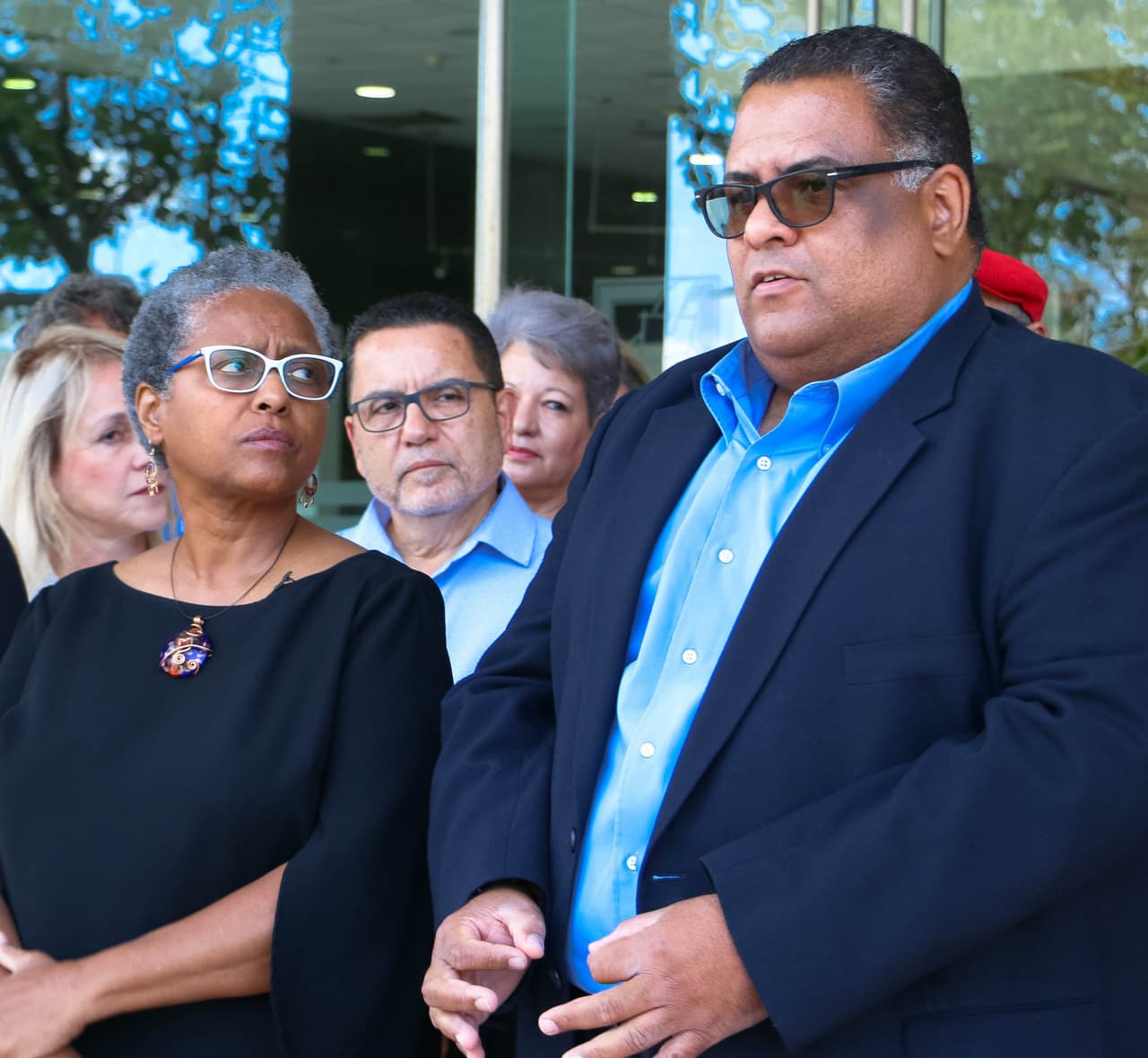 Presentan ante la justicia compra supuestamente irregular de pruebas para coronavirus