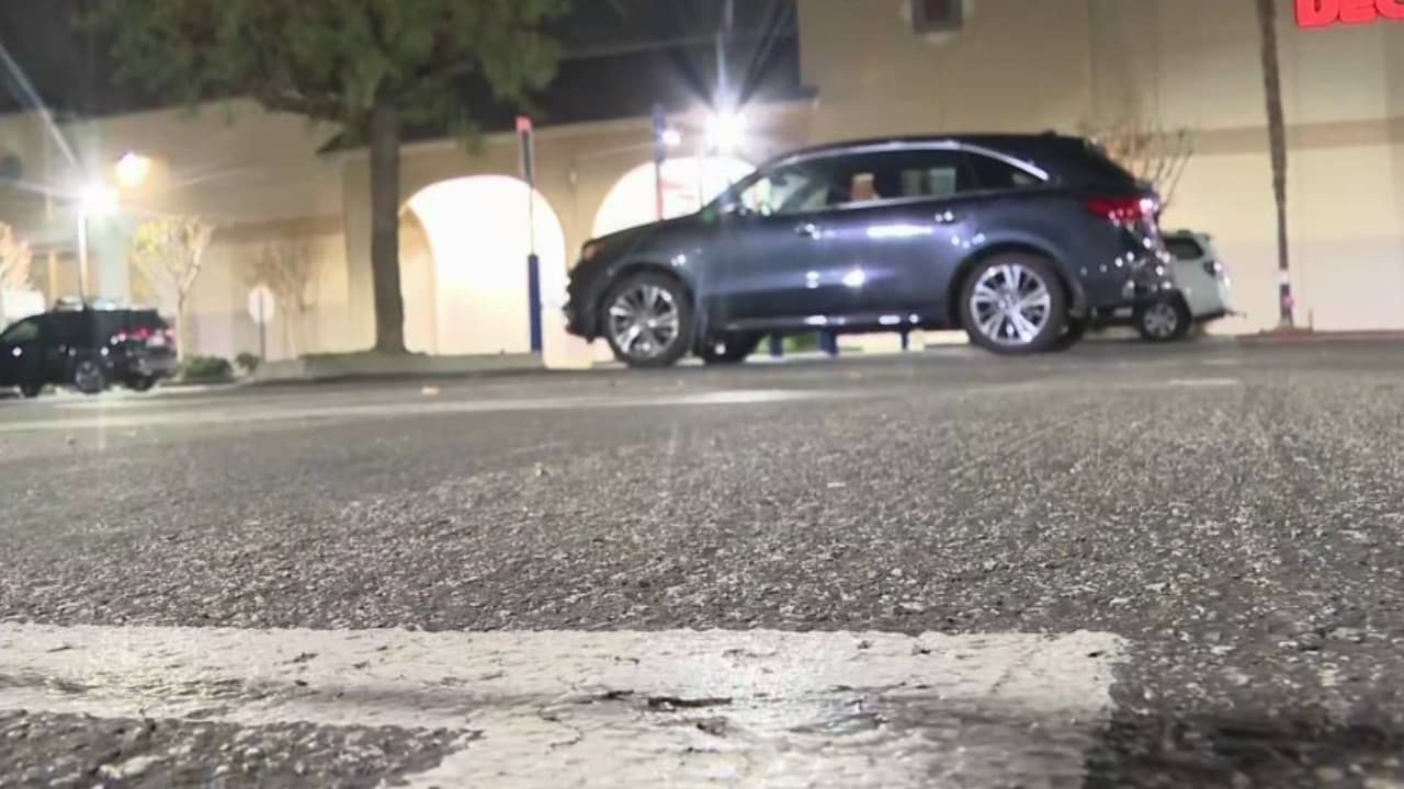 Madre deja a sus dos hijos en el auto y al regresar halla al de 2 años muerto de un disparo en Rancho Cucamonga