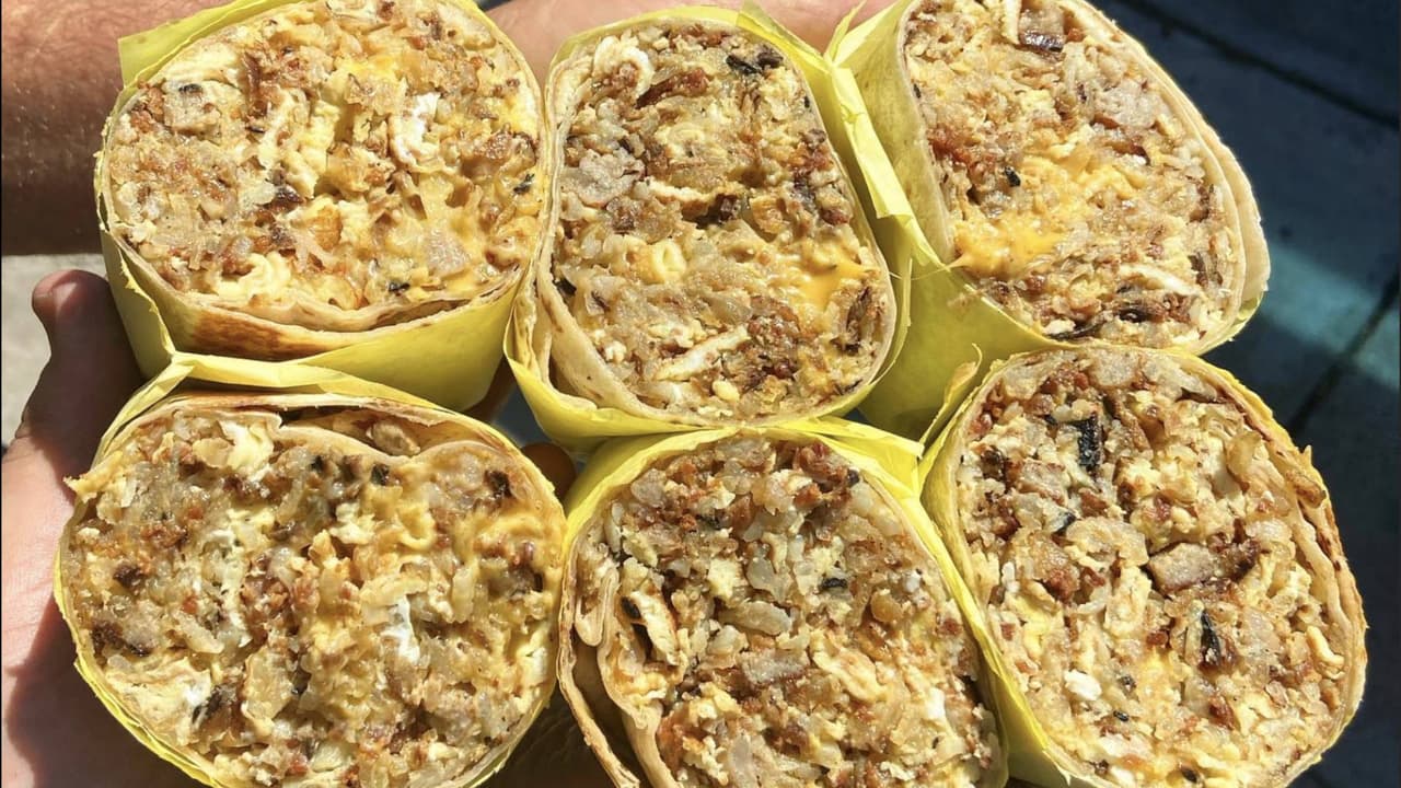 Curbgrill es un popular food truck famoso por su “desayuno burrito”