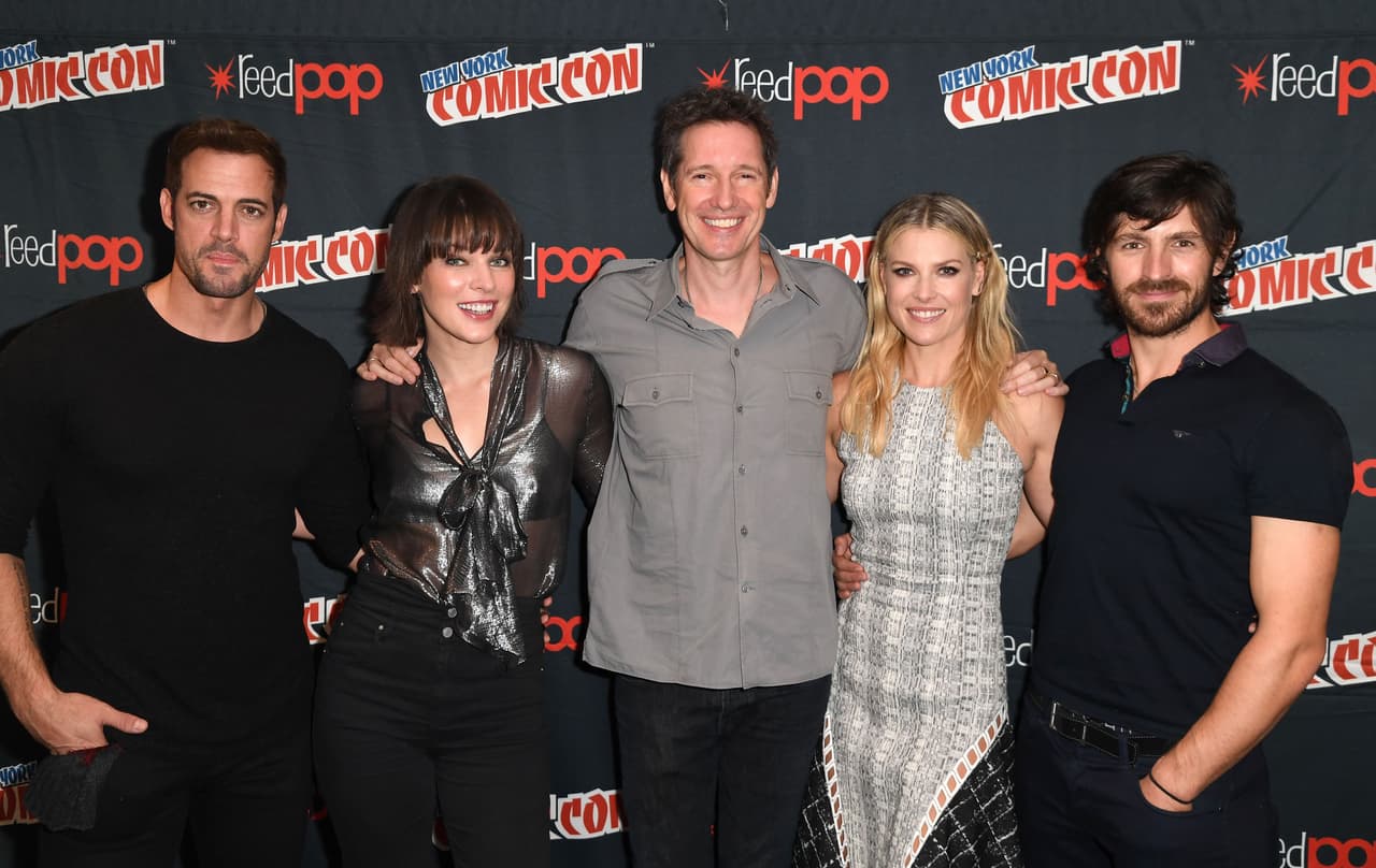 William vistió completamente de negro para la presentación en Manhattan.