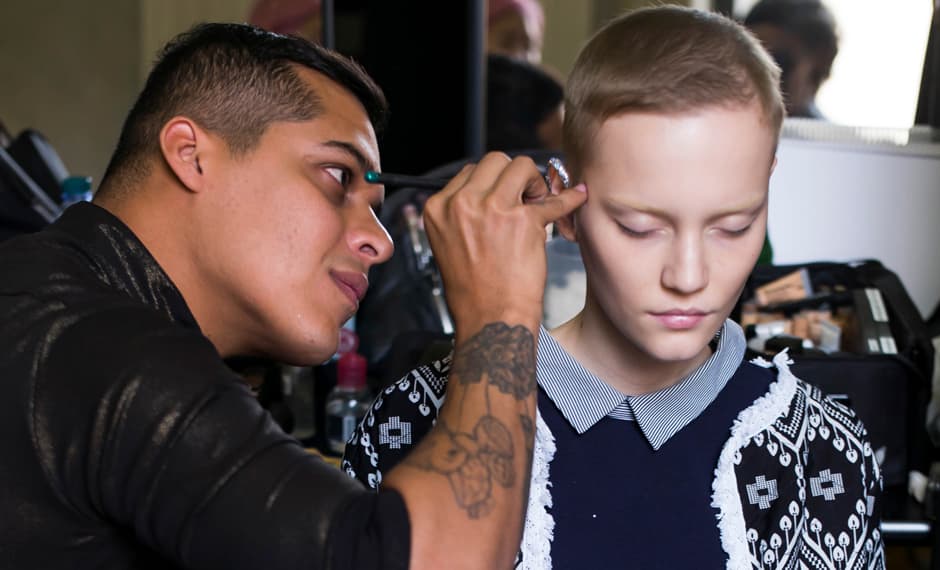 La primera experiencia de un maquillador mexicano en los backstage de Milán Fashion Week 