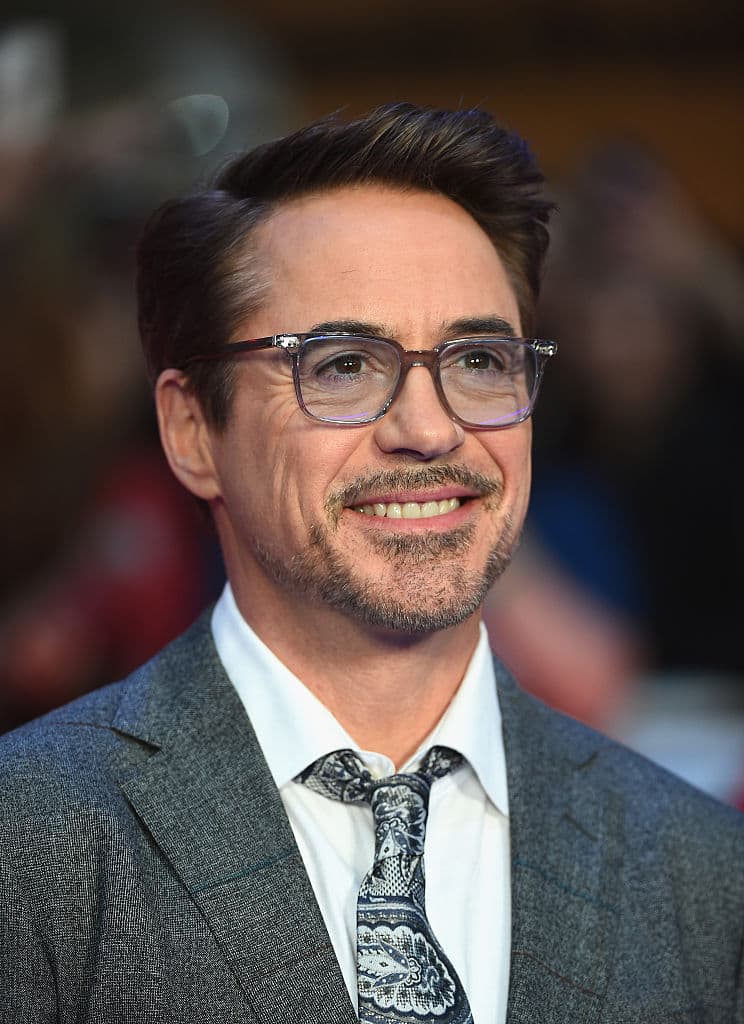 Robert Downey Jr. – El mundo se enteró de la poderosa voz que tiene Robert luego de interpretar ‘Driven to Tears’ junto al exmiembro de la banda The Police, Sting.