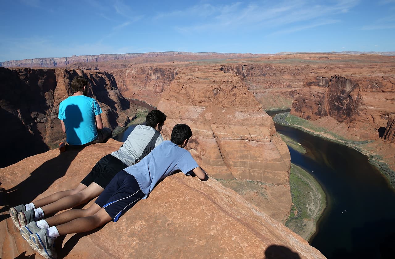 Muere una adolescente tras caer por un precipicio mientras visitaba el Horseshoe Bend en Arizona