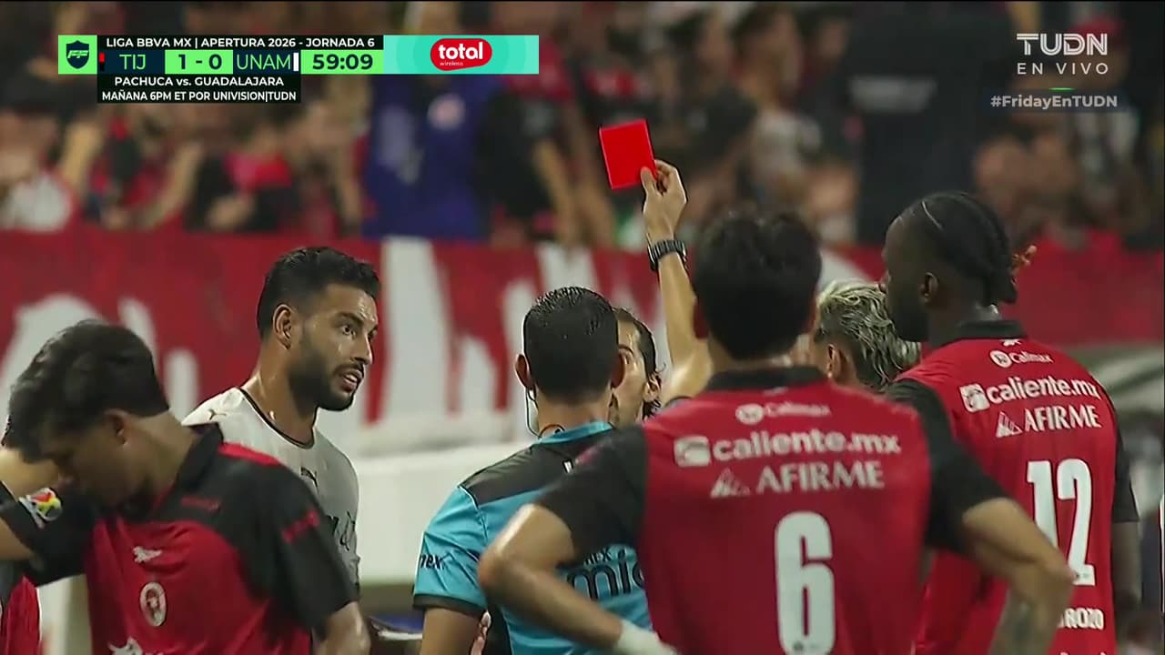 ¡Mal y de malas para Pumas! Bennevendo se va expulsado por un pisotón