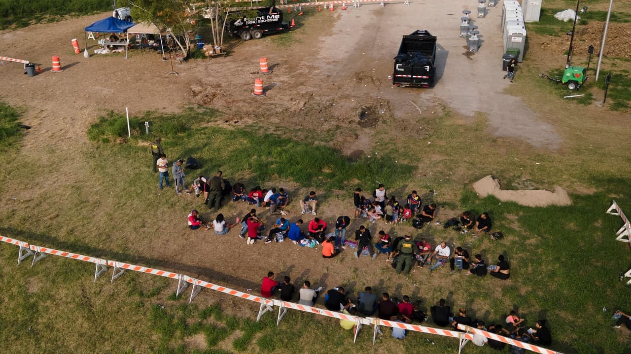 Buscan endurecer las sanciones en Texas para quienes trasladen inmigrantes indocumentados