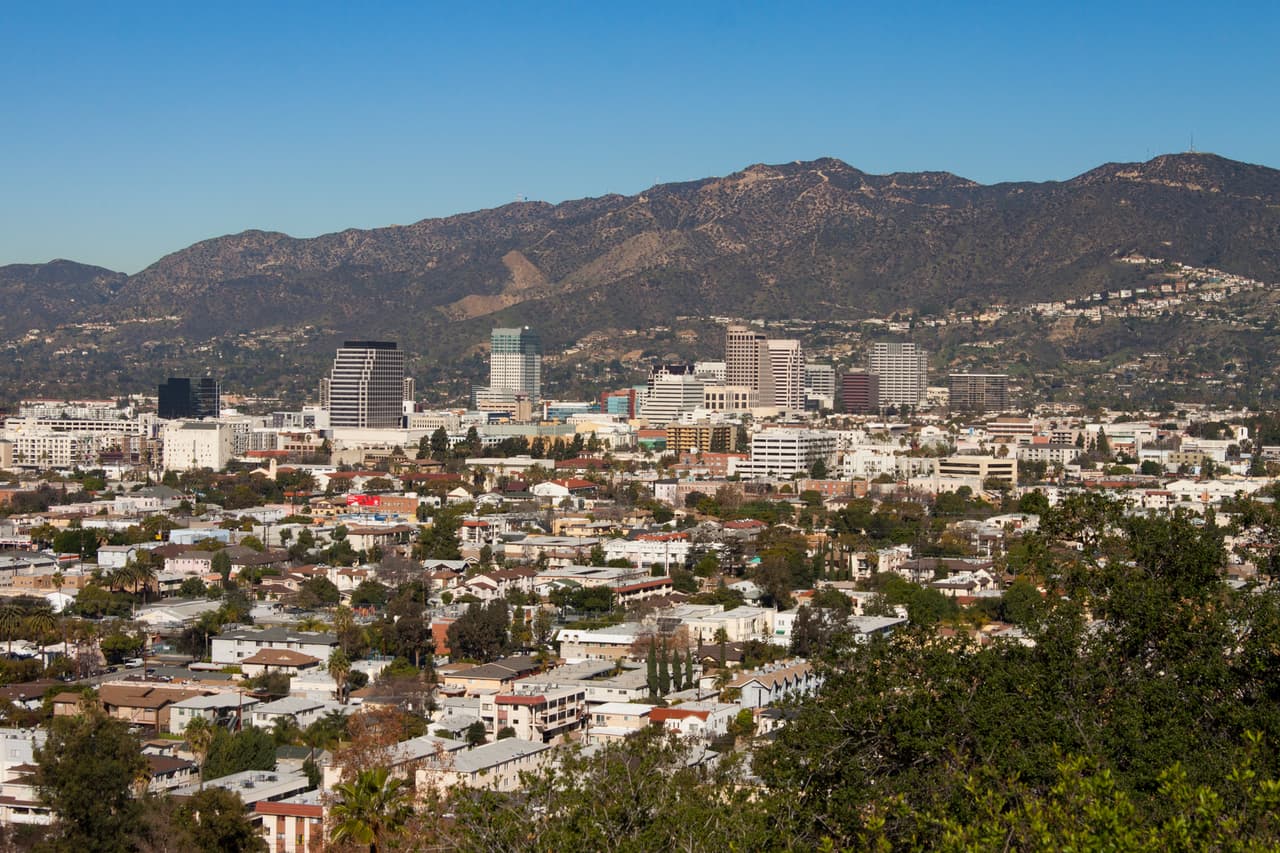 La ciudad
<b> de Glendale, California </b>adoptó la protección contra desalojos solamente, desde 1995.
<br>
<br>
<b>Unidades elegibles:</b> Solo las unidades que tienen contratos de arrendamiento mensuales son elegibles para protección.