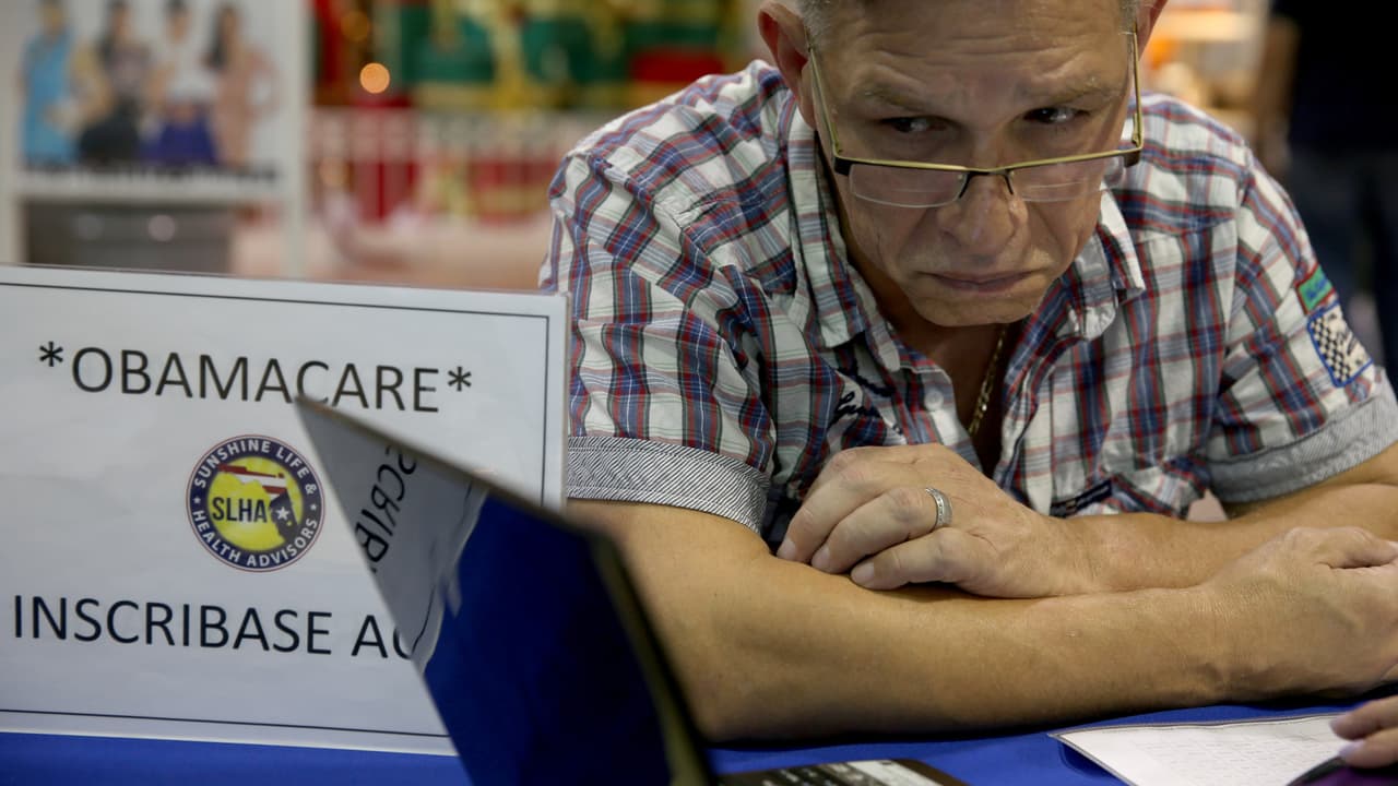 ¿Sin seguro médico en medio de la pandemia? Este es momento para inscribirse en Obamacare