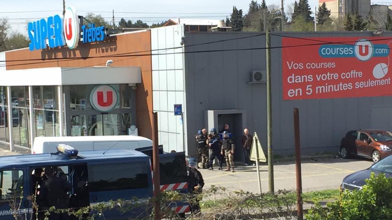 Termina toma de rehenes en un supermercado en el sur de Francia: al menos cuatro muertos, incluido el atacante