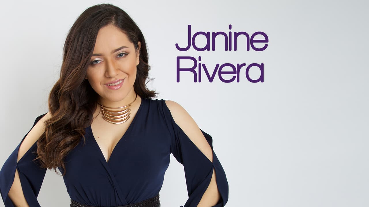 Nació en Los Ángeles, California y tiene 19 años de edad. Ella se considera una persona diversa, cariñosa y observadora.