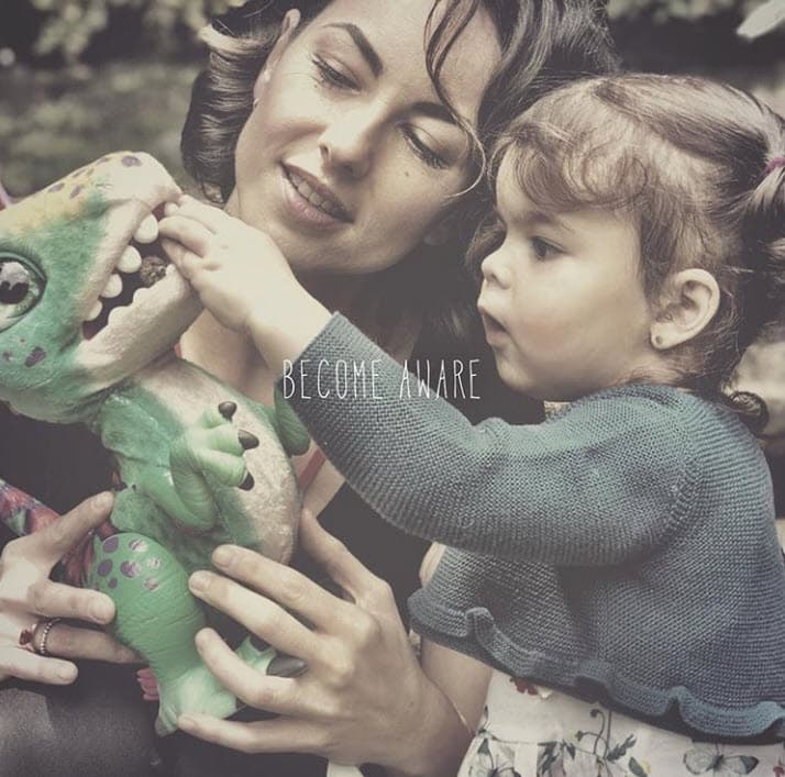 Era común ver a la pequeña Mila junto a su abuela paterna en las redes sociales. Pero desde hace unas semanas se rumoró que la actriz había dejado de enviar dinero a la madre de su nieta, tras la publicación al respecto que hizo la revista TVNotas en febrero pasado.