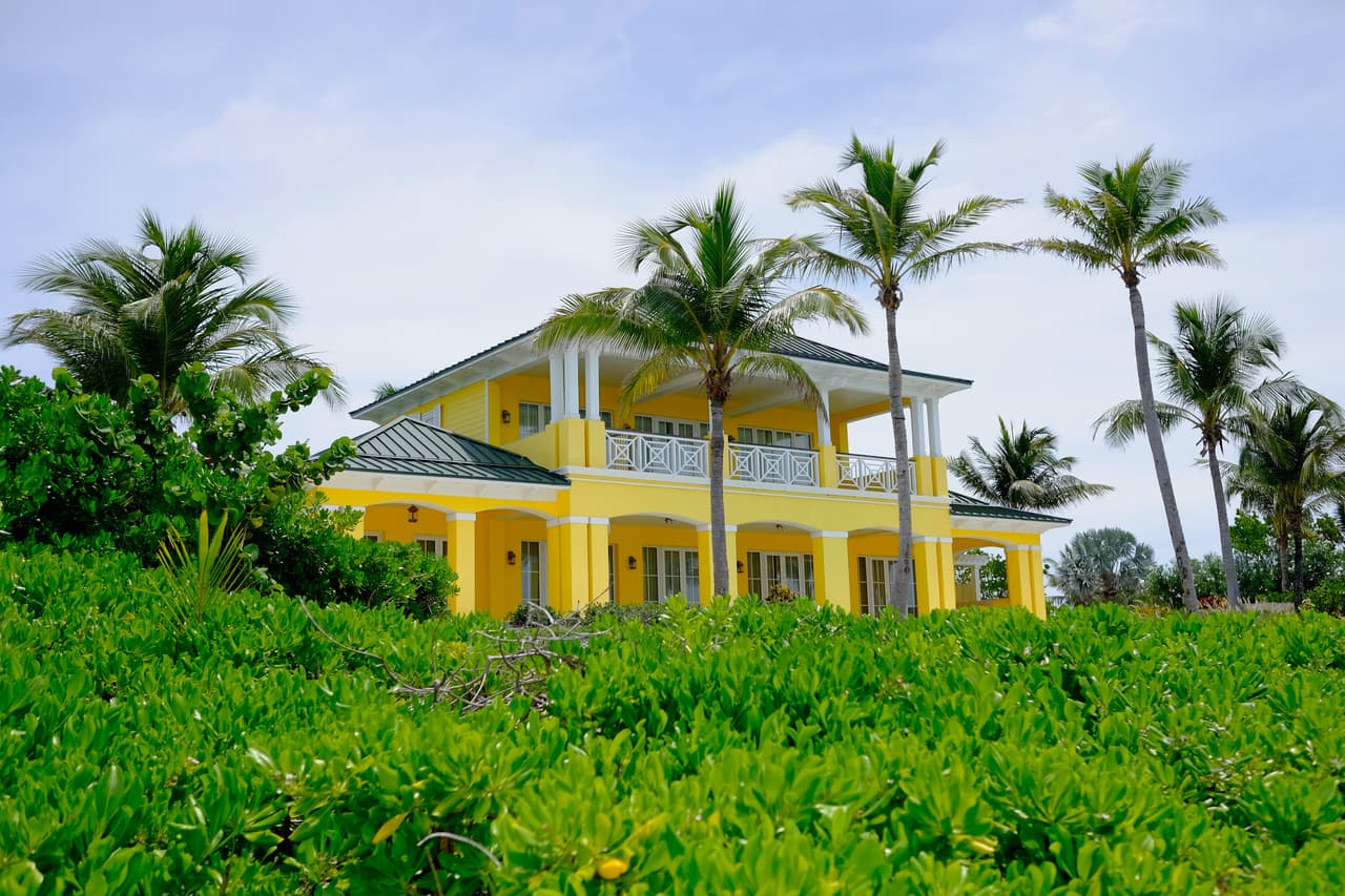 Investigan la muerte en un resort de las Bahamas de tres turistas estadounidenses: dos hombres y una mujer