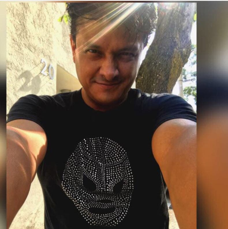 "Hay que dar un atento
<b><a href="https://www.reforma.com/que-cosa-tan-irresponsable-juan-pablo-manzanero/ar2096433?v=3" target="_blank"> llamado a toda la gente a que sean más responsables</a></b>", dijo el hijo del cantautor al diario Reforma este lunes 28.
<br>