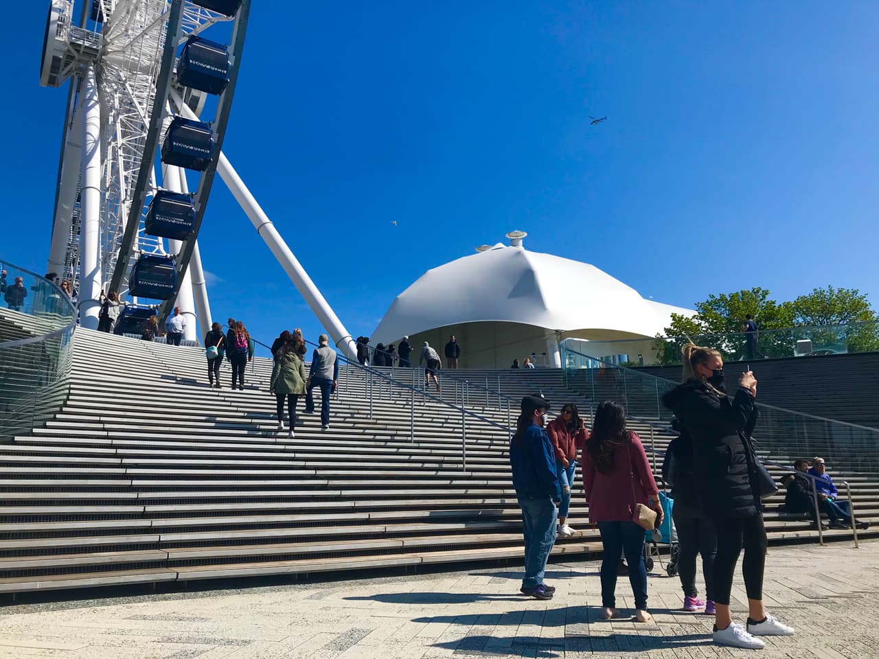 La clave para llegar a este momento es que durante mas de 14 días han bajado los casos de covid-19, la tasa de positividad se ha estabilizado, en parte porqué las personas se están vacunando.
<br>