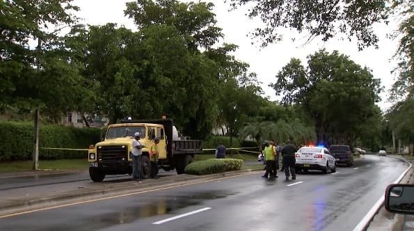 Un rayo impacta a un trabajador en Doral 