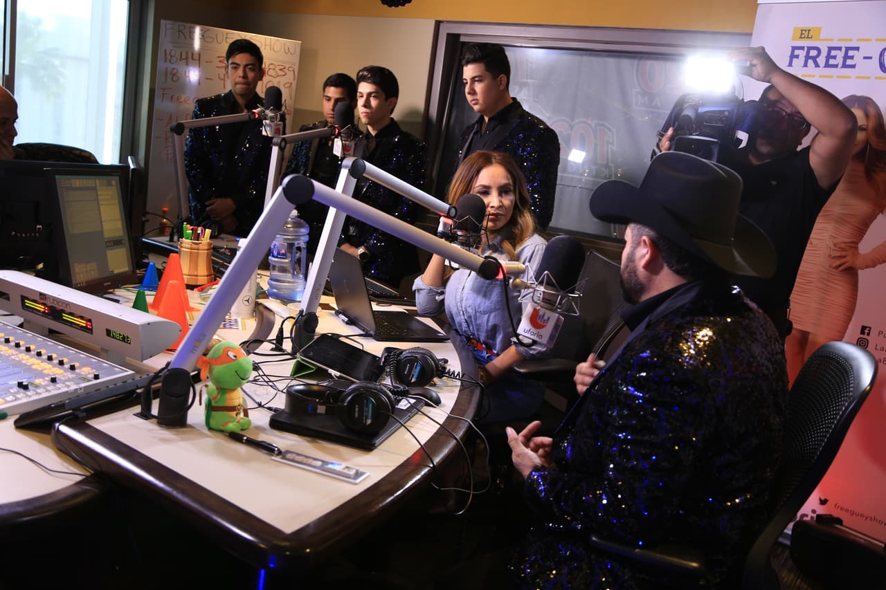 Por lo que 
<b><a href="http://www.instagram.com/labronca">La Bronca</a></b> no dudó en preguntarle a su papá desde qué edad comenzó a incursionar a sus hijos en la música.